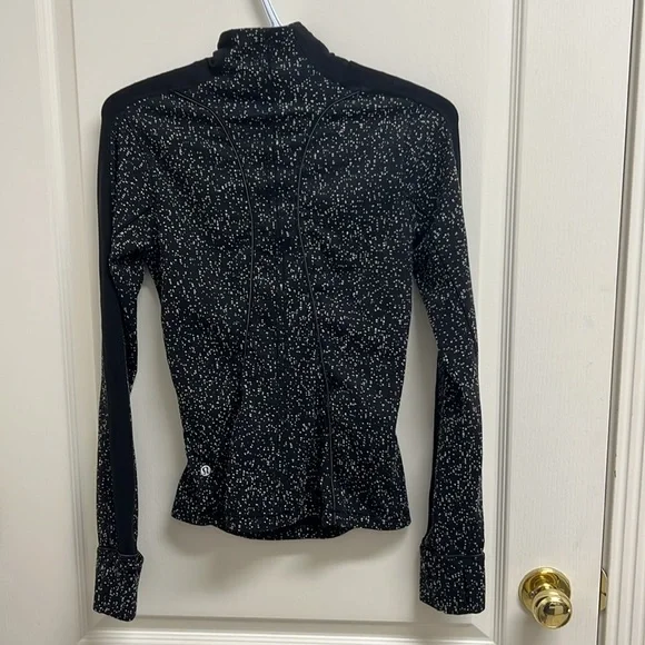 Lululemon Run Briskly 1/2 Zip Magnetized Jacquard Black White / Black | Size 4 - Picture 10 of 10